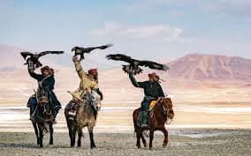 Eagle Hunter Experience in Altai Mountains